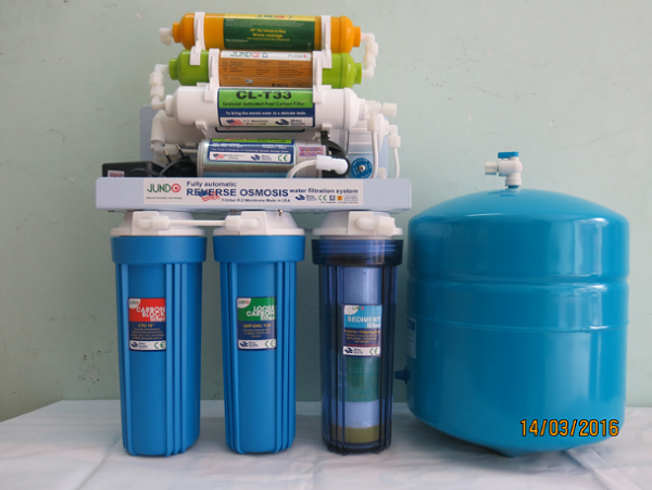 Hướng dẫn cách vệ sinh máy lọc nước cao cấp tại nhà